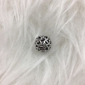 Chamilia Holding Hearts Silver Charm 925 Round